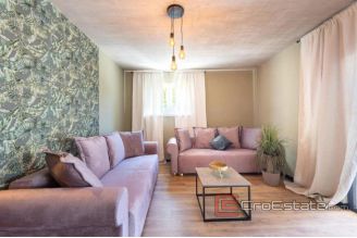 010 2049 73 Split area Two bedroom apartment with pool and garden for rent