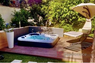 010 2049 73 Split area Two bedroom apartment with pool and garden for rent