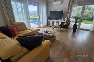 020 1023 50 Krk Elegant villa with sauna and sea view for sale