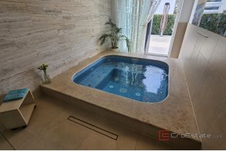 020 1023 50 Krk Elegant villa with sauna and sea view for sale