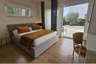 020 1023 50 Krk Elegant villa with sauna and sea view for sale