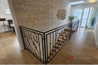 020 1023 50 Krk Elegant villa with sauna and sea view for sale