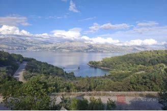 005 2031 206 Brac Attractive agricultural land with sea view for sale