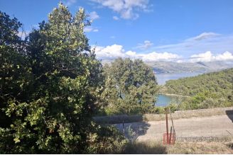 005 2031 206 Brac Attractive agricultural land with sea view for sale