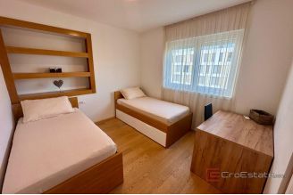 011 2046 103 Split Modern penthouse near the sea for rent