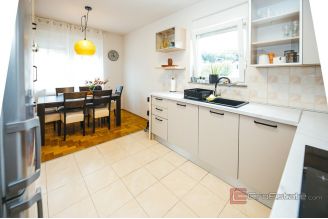 013 1020 26 zagreb two bedroom apartment with garage and parking for sale