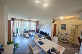 006 2021 412 split manus two bedroom apartment in great location for sale