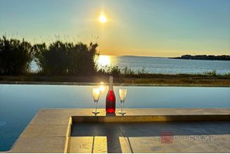 015 2021 415 island pag Apartment first row to the sea for sale