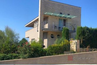 001 2021 416 zadar attractive villa near the sea for sale