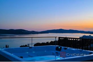020 2021 417 trogir luxury penthouse with roof terrace for sale