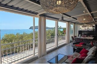 023 2021 418 Trogir Villa in the first row to the sea for sale