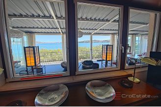 023 2021 418 Trogir Villa in the first row to the sea for sale