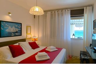 023 2021 418 Trogir Villa in the first row to the sea for sale