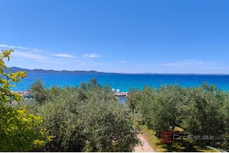 003 2021 419 Zadar Building land in the first row to the sea for sale