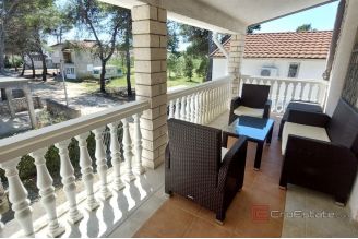 010 1026 31 island vir apartment house in quiet area for sale