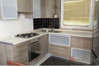 010 1026 31 island vir apartment house in quiet area for sale