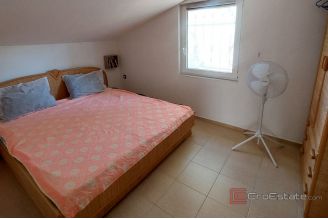 010 1026 31 island vir apartment house in quiet area for sale