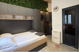 001 2046 109 Split studio apartment in the city centre for sale
