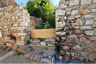 006 2051 35 Hvar two stone houses for renovation for sale