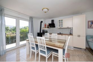 016 2047 96 Makarska House with pool and four bedrooms for sale