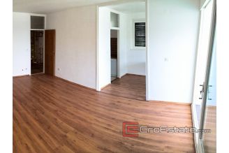 09 4190 30 Split apartment sea view for sale