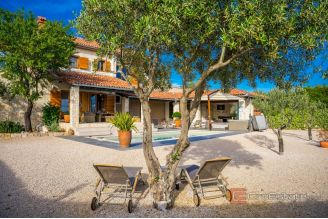 020 2021 364 sibenik luxury stone villa with swimming pool for sale