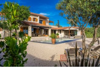 020 2021 364 sibenik luxury stone villa with_pool for sale