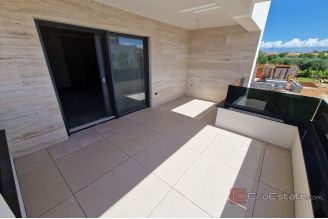 009 1026 35 Vir Modern apartment near the beach for sale