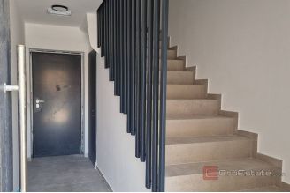 009 1026 35 Vir Modern apartment near the beach for sale