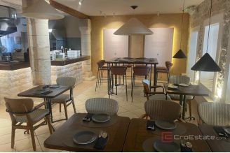 009 5433 30 Sibenik Restaurant in a great location for sale