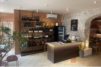 009 5433 30 Sibenik Restaurant in a great location for sale