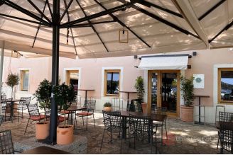 009 5433 30 Sibenik Restaurant in a great location for sale