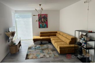 006 5434 30 Vodice Spacious two bedroom apartment for sale