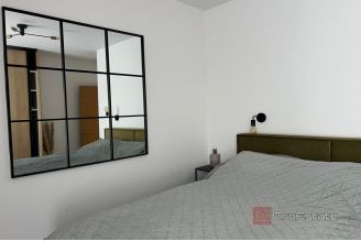 006 5434 30 Vodice Spacious two bedroom apartment for sale