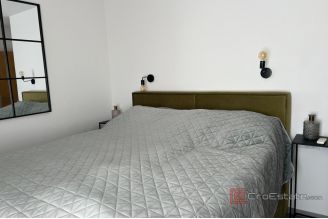 006 5434 30 Vodice Spacious two bedroom apartment for sale