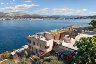020 2035 278 island ciovo superb_duplex apartment first row to the sea for sale