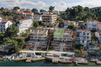 017 2035 279 Ciovo Spacious two bedroom apartment for sale