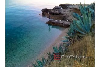 12 4188 30 Hvar detached house sea view for sale