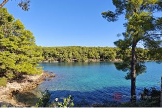 005 2051 37 Hvar new build two bedroom apartment with loggia for sale