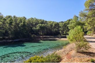 005 2051 37 Hvar new build two bedroom apartment with loggia for sale