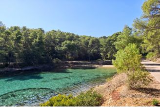 006 2051 38 island hvar two bedroom apartment with loggia for sale