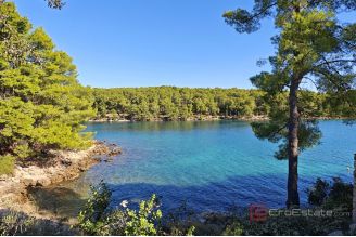 005 2051 40 island hvar one bedroom apartment with garden terrace for sale