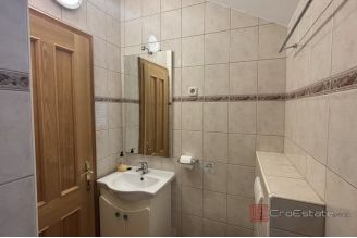 009 2035 281 Trogir Studio apartment with a sea view for rent