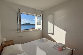 017 2035 283 Trogir two bedroom apartment with sea view for sale