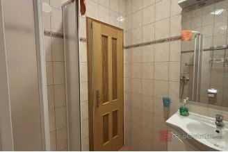 012 2035 285 Trogir studio apartment with terrace for rent