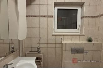 012 2035 285 Trogir studio apartment with terrace for rent