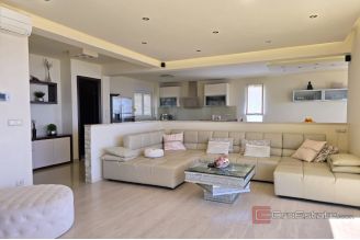 020 2031 208 near split a modern villa with infinity pool for sale