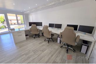 020 2031 208 near split a modern villa with infinity pool for sale