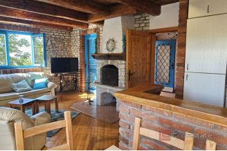 009 1014 38 Porec Authentic Istrian house with pool for sale