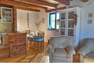 009 1014 38 Porec Authentic Istrian house with pool for sale